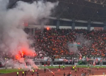 Viral, Jakmania Sebut ada 200 Bobotoh Menyusup ke Laga Persija vs Persib dan Jadi Korban Kericuhan.