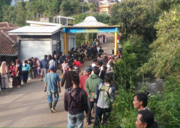 warga jatuh ke sungai