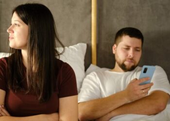 Tanda kekasihmu Sedang Membohongimu