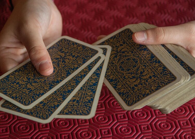 Cek ramalan zodiak hari ini (Pixabay/jacqueline macou)
