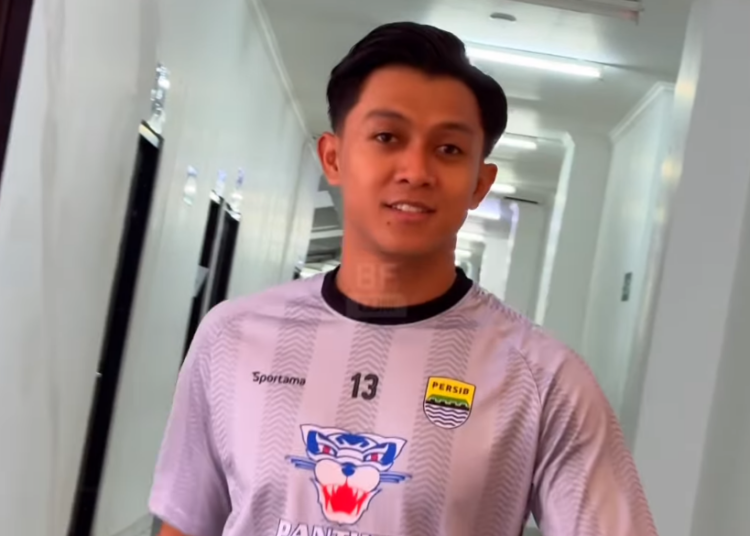 Febri Haryadi Kembali Berlatih Bersama Persib Bandung, Bobotoh: Si Kasep RX Bow Kembali !