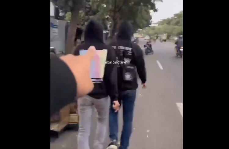 Viral Video Pemuda di Bandung di Keroyok 2 Orang Tak Dikenal di Jalan Peta Dekat Pasar Burung Sukahaji