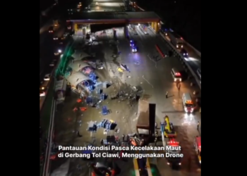 Kumpulan Foto dan Video Kecelakaan Maut di Gerbang Tol Ciawi, Korban Bergeletakan di Aspal, Kendaraan Ringsek dan Terbakar