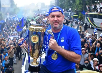 Kalahkan Semua Tim di Liga 1 dan Akan Bawa Persib Juara Liga Dua Kali, Bojan Hodak Bisa Dinobatkan Pelatih Terbaik Persib Sepanjang Masa ?