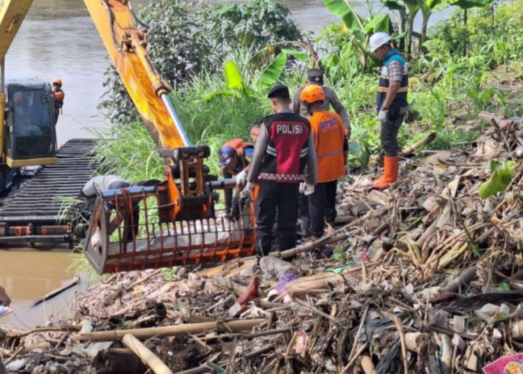 Nenek 76 Tahun Ditemukan Tewas di Tumpukan Sampah Sungai Brantas Malang (Polsek Kepanjen)