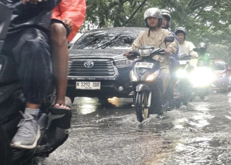 Banjir Melanda Tiga Lokasi di Malang