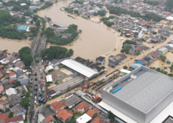 Video Banjir Terjang Bekasi, Masuk Mal dan Rumah Sakit Hingga Mobil Hanyut