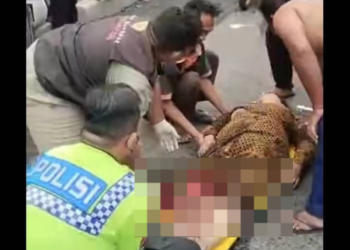 KECELAKAAN TRAGIS TRUK TRONTON vs Motor di Sidoarjo (Facebook/Adi Novianto)