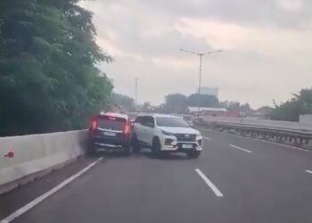 Bukan Karena Emosi, Begini Cerita Sebenarnya Mobil Pajero dan Fortuner Bisa Bersenggolan di Tol