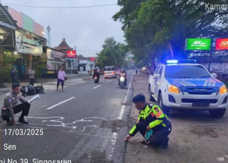 Kecelakaan Maut Adu Banteng Sesama Pemotor di Singosaren Ponorogo