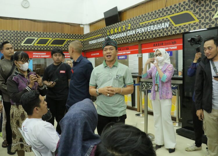 Bupati Bandung Dadang Supriatna