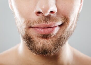 Jangan Dianggap Sepele, Ini Cara Memperbaiki Bibir Kering yang Mengelupas!