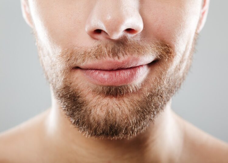 Jangan Dianggap Sepele, Ini Cara Memperbaiki Bibir Kering yang Mengelupas!