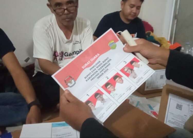 KPU Tasik Kebut Sortir Kertas Suara, Dua Hari Harus Tuntas