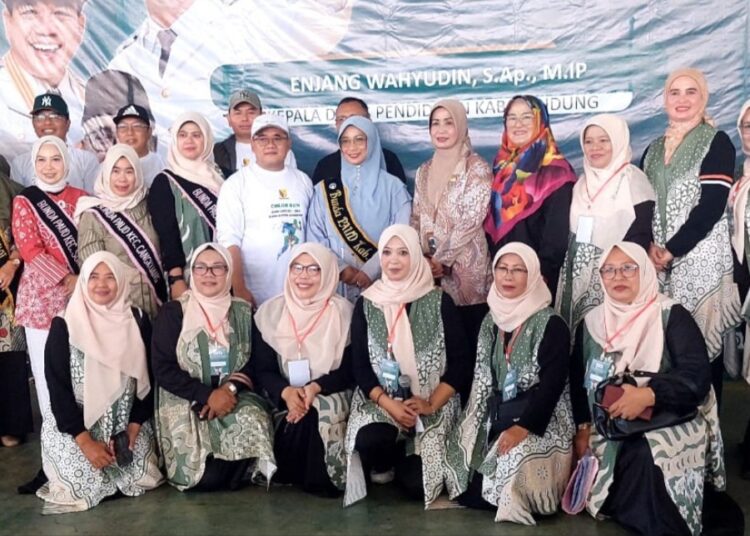 HUT Kabupaten Bandung, 3840 Anak Pecahkan Rekor Muri Membatik