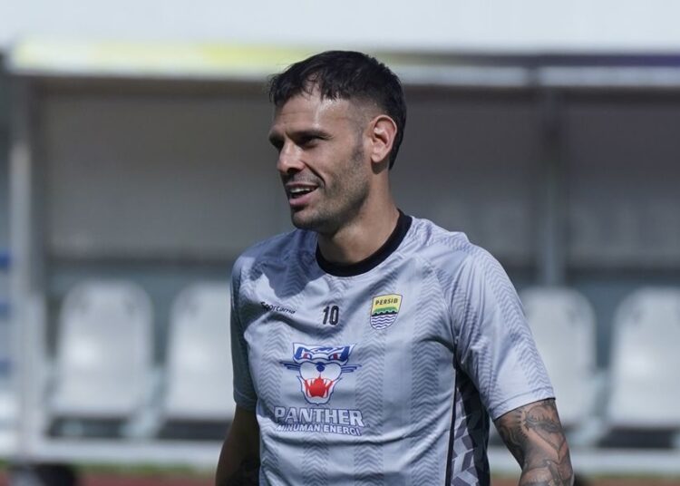 Persib Kehilangan Tyronne Del Pino Saat Jamu Bali United, Bojan Hodak Tetap Tenang Meski Tanpa Pemain Kuncinya!