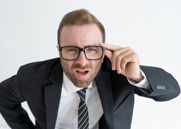 Harus Tahu! Ini Tanda-Tanda Mata Minus atau Rabun Jauh, Catat