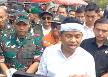 Gubernur Jabar Berikan Santunan Bagi Keluarga Korban Ledakan Amunisi di Garut