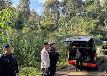 Tim Jihandak Gegana Brimob Polda Jabar Berhasil Musnahkan Mortir Kedaluarsa di Garut