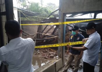 Bangunan Tempat Menyimpan Ampas Batu Bara PT Senotex Rancaekek Roboh Timpa 3 Buruh, 1 Tewas