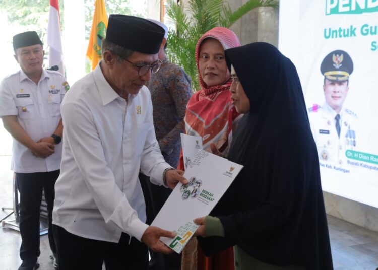 Baznas Kuningan Salurkan Bantuan Stimulan Rp540 Juta kepada 1.544 Guru Ngaji, Guru Madrasah dan Takmir Masjid