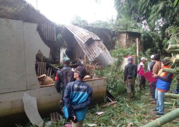 Longsor Landa Desa Pasirwangi Garut, Satu Rumah Rusak dan Akses Jalan Terputus