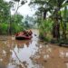 Tim SAR Gabungan Evakuasi Warga Terdampak Banjir di Desa Tanjungsari Tasikmalaya