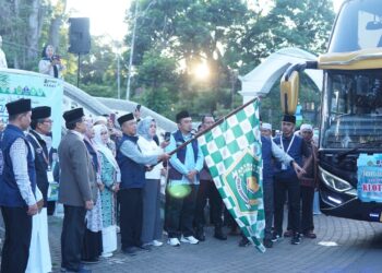 Sebanyak 286 Jemaah Calon Haji Kloter 60 Asal Garut Diberangkatkan ke Tanah Suci