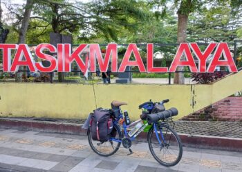 Gowes Cimahi-Papua, Hari ke-3 Nikmati Jembatan Legendaris Cirahong