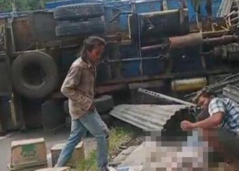 Truk Gula Hantam Pemotor dan Warung (Istimewa)