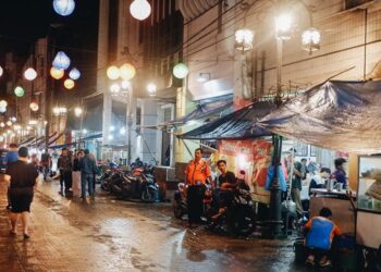 Wisata Kuliner Malam Bandung: 5 Spot Street Food Murah Meriah yang Wajib Dicoba