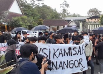 Mahasiswa Kritisi Retret Kepala Daerah Dalam Aksi Kamisan Jatinangor