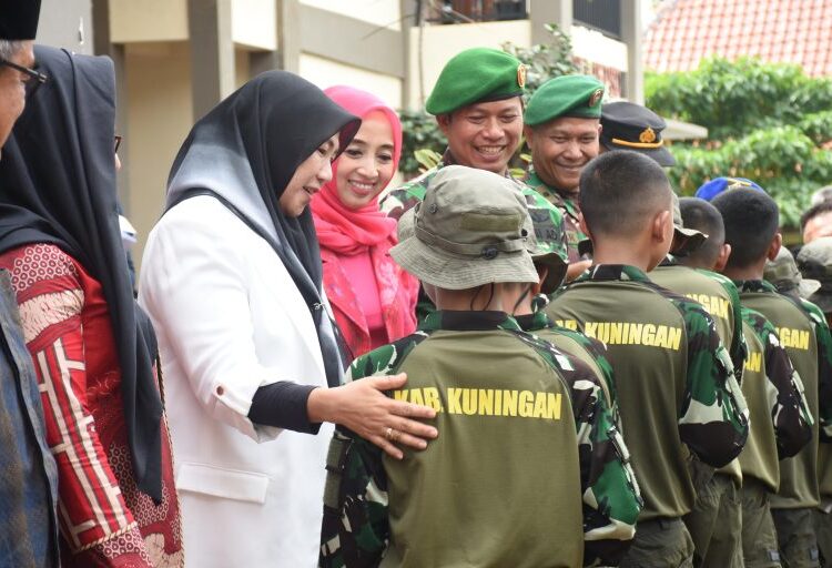 Suasana Haru Mewarnai Penutupan “Barak Militer” di Kuningan