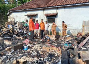 Rumah Kakek Surma di Selajambe Kuningan Ludes Terbakar, Ini Dugaan Penyebabnya