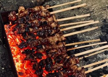 BEGINI Tips Membakar Sate Kambing Kurban Agar Empuk dan Tidak Bau Prengus, Siap Disantap Bersama Keluarga !
