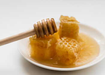 5 Manfaat Masker Madu Yang Jarang Orang Ketahui, Bikin Kulit Muka Lebih Sehat!