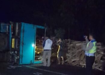 Sopir Truk Tewas Tertimpa Muatan Palet Kayu di Karangnunggal Tasikmalaya, Ini Kronologinya
