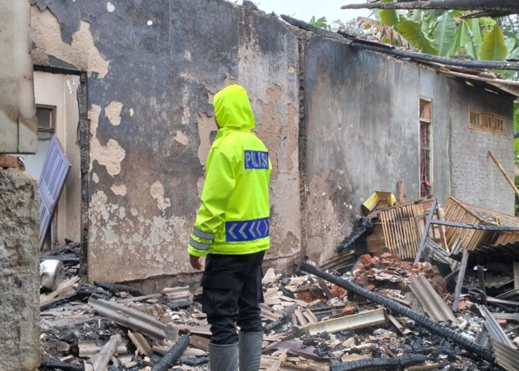 Rumah Rosid di Kampung Cimenyan Desa Bojong Garut Ludes Terbakar, Ini Penyebabnya
