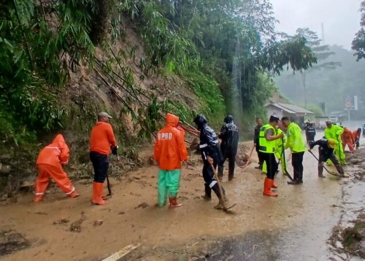 Longsor Terjang Salawu, Akses Tasik-Garut Terputus, Ini Kondisinya