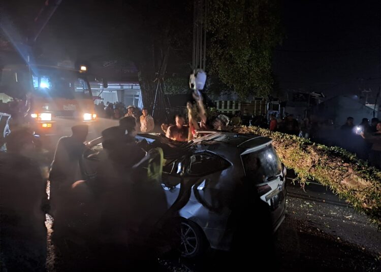Ini Kronologi Mobil Tertimpa Pohon Tumbang di Tasik yang Menewaskan Bripda Priyono