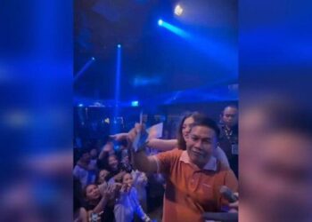 Viral Video Kades Cirebon Nyawer di Tempat Hiburan Malam, Ngaku Pakai Uang Sendiri Bukan Dana Desa