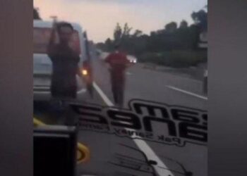 Viral Aksi Koboi Sopir Gran Max Todongkan Pistol ke Pengendara di Tol Cipularang, Karena Salip Menyalip