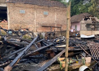 Hanya Sekejap, Empat Rumah Luluh Lantak Diamuk Api