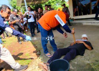 Rekonstruksi Peragakan 30 Adegan Keponakan Bunuh Paman di Kuningan