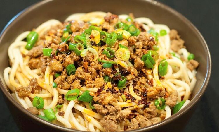 TasteAtlas Rilis Daftar 100 Hidangan Mie Terenak di Dunia 2025: Ohn No Khao Swe Jadi Juara, Mee Bandung Peringkat 5!