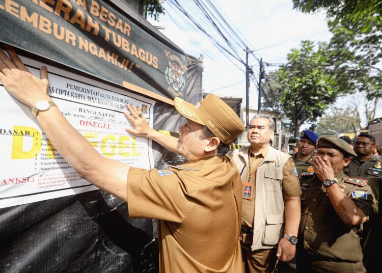 Pemkot Bandung Segel Bangunan di Jalan Tubagus Ismail, Ini Penyebabnya