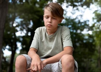 Anak Cowok Boleh Nangis: Ajari Emosi, Bukan Tahan Tangis