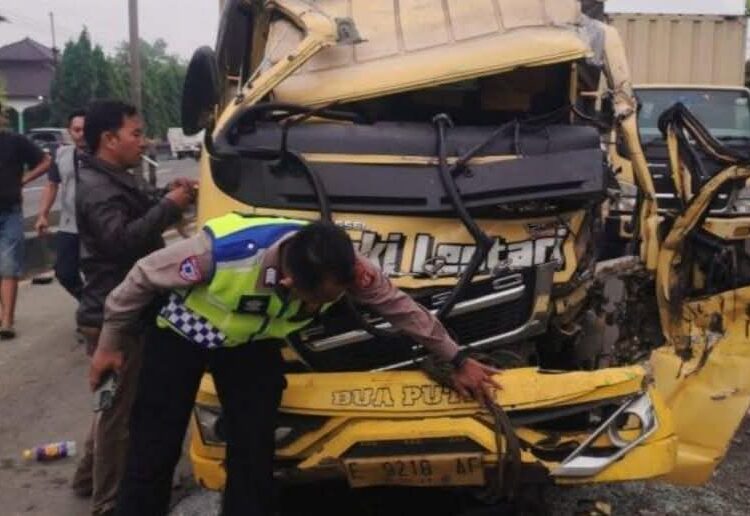 Kecelakaan Maut di Jalan Raya Gempol Cirebon, Libatkan Truk Diesel dan Tronton, 1 Orang Tewas