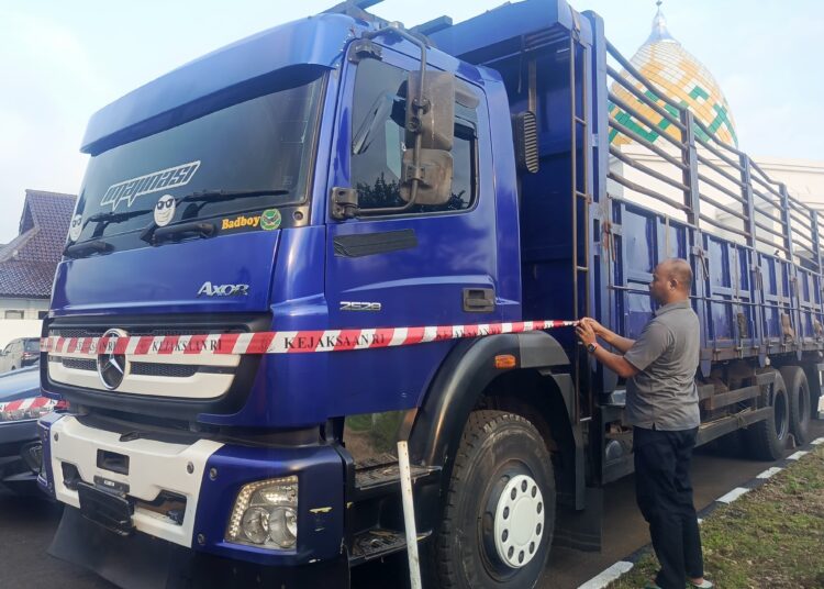 Kejari Kabupaten Tasikmalaya Geledah 2 Gudang Pupuk Subsidi, Ini Temuannya