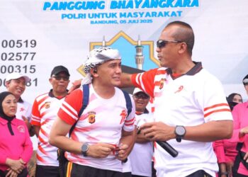 Terima Umroh Gratis dari Kapolda Jabar, 13 Anggota Polisi pun Sujud Syukur